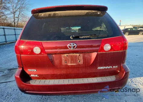 2008 Toyota Sienna Xle z USA, uszkodzony, nr VIN 5TDZK22C78S199903